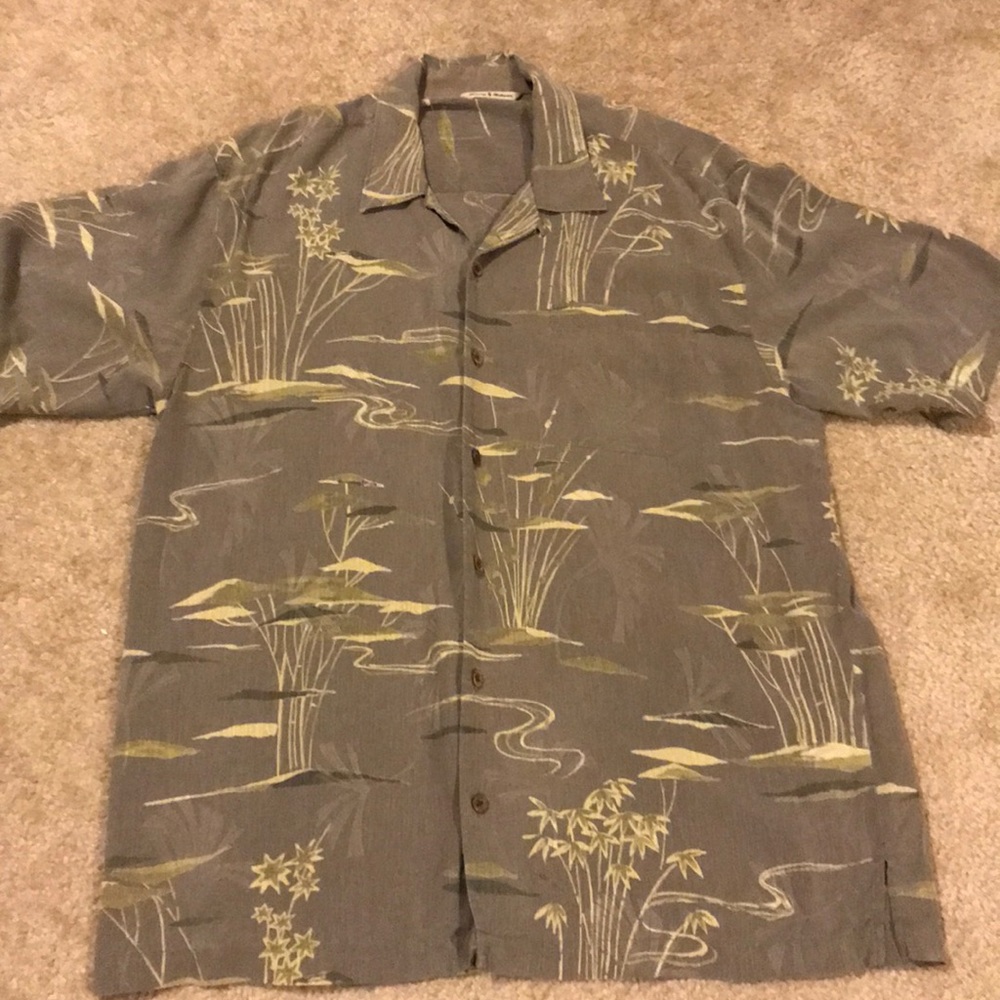 Men’s large 100% silk Tommy Bahama shirt